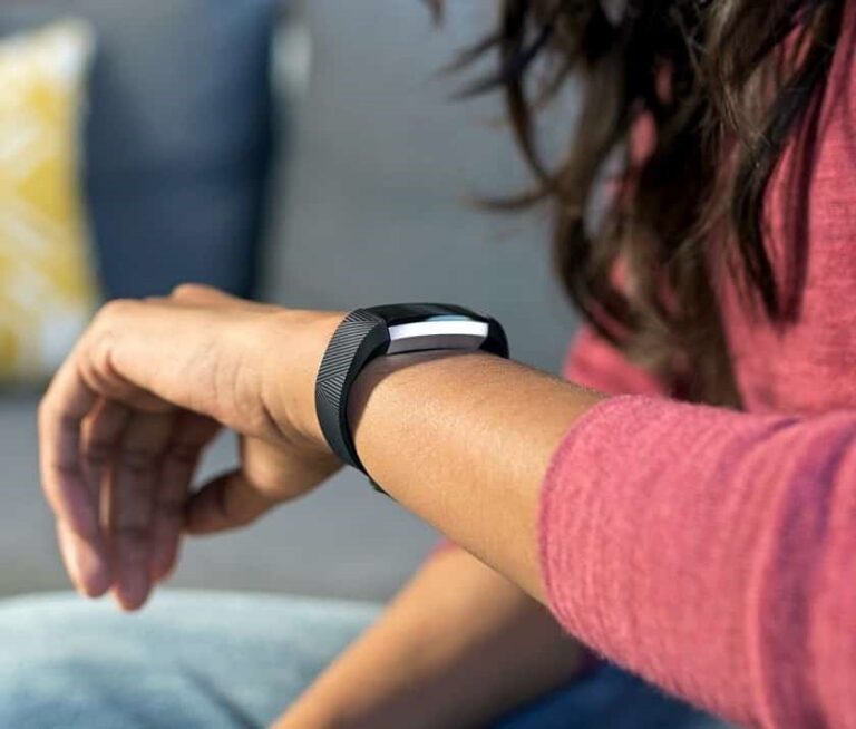 Read more about the article Ways Your Fitbit Fitness App Can Help Boost Athletic Performance